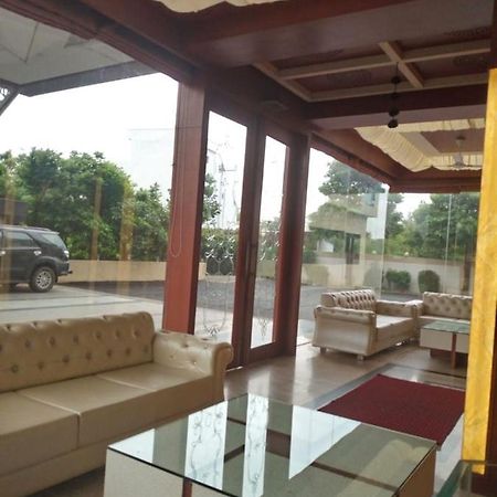 Mnr Resort Piparia ภายนอก รูปภาพ