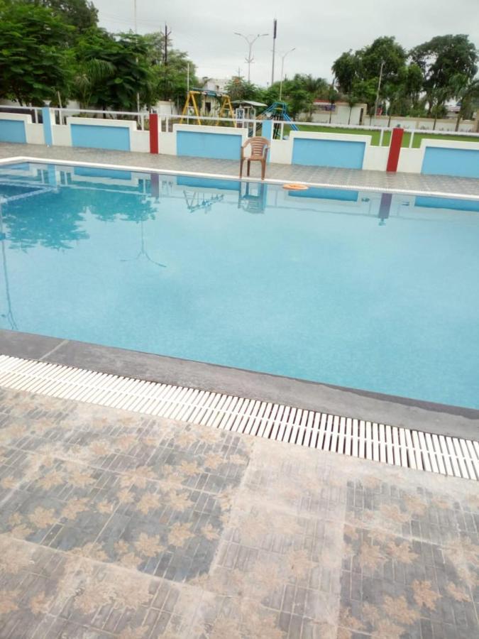 Mnr Resort Piparia ภายนอก รูปภาพ