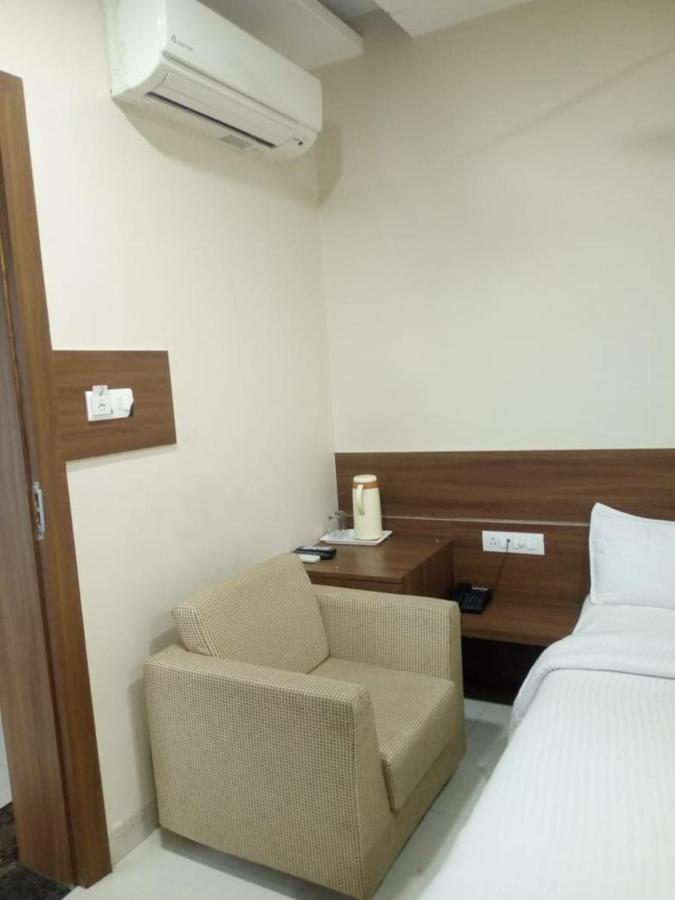 Mnr Resort Piparia ภายนอก รูปภาพ