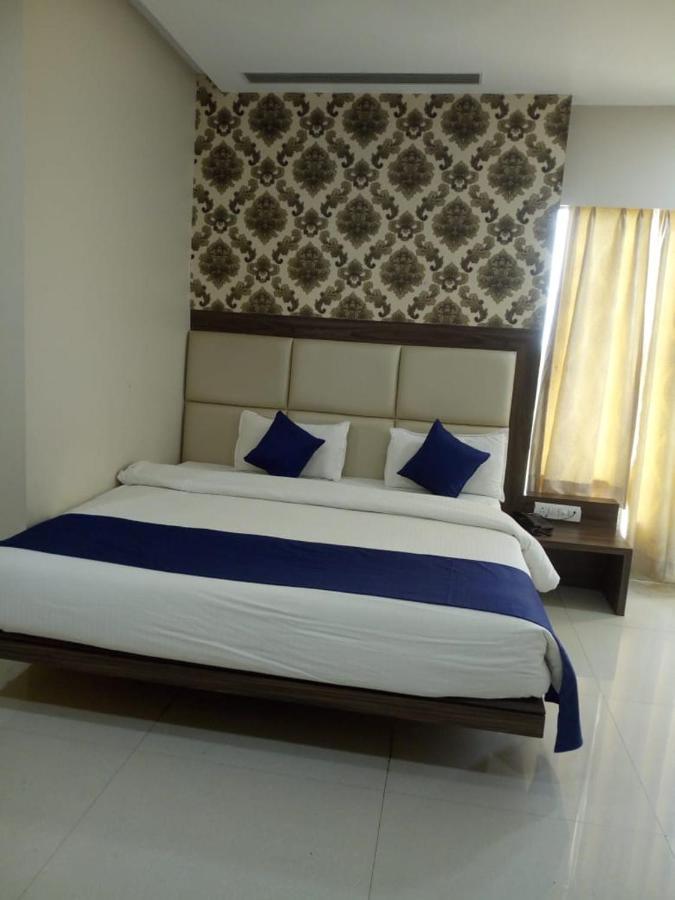 Mnr Resort Piparia ภายนอก รูปภาพ