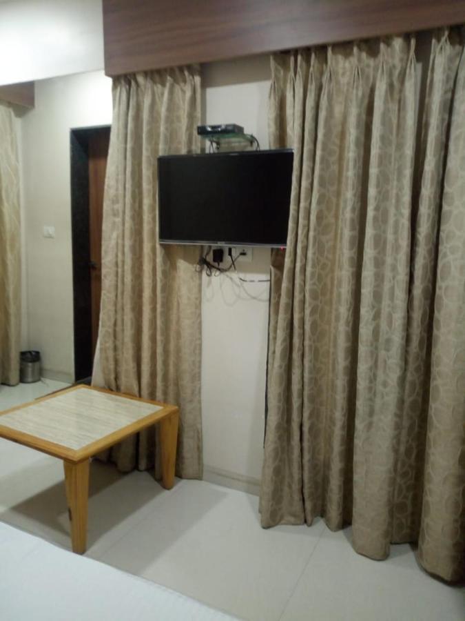 Mnr Resort Piparia ภายนอก รูปภาพ