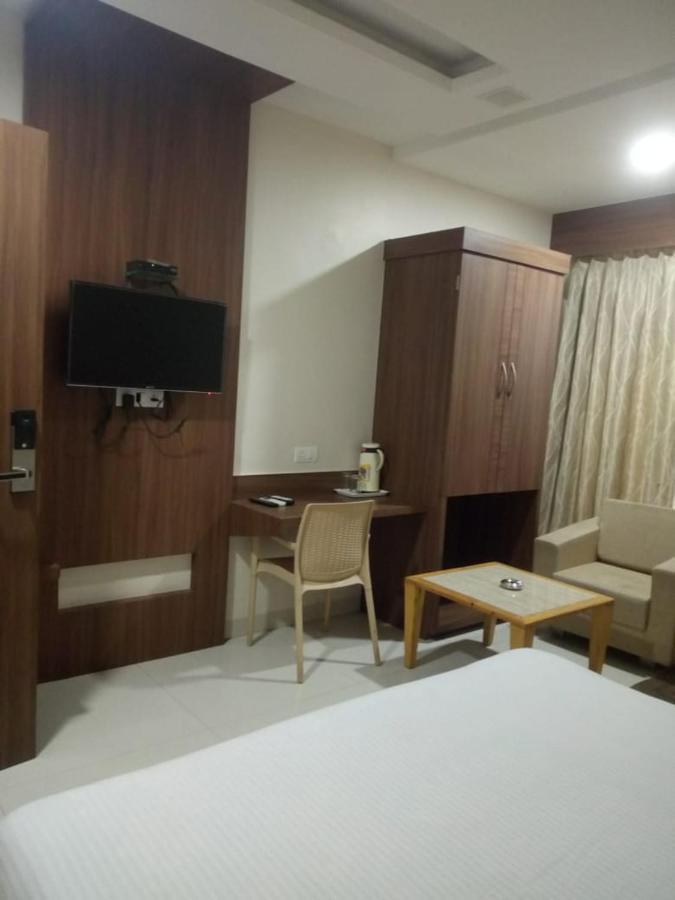 Mnr Resort Piparia ภายนอก รูปภาพ
